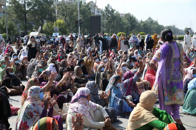 Pakistan'da kamu çalışanlarının "hayat pahalılığı" protestosu sürüyor
