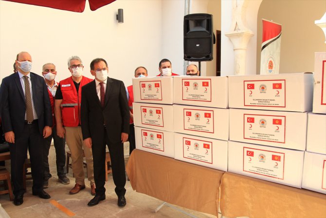 Samsun'dan Kırgızistan'a 180 bin maske gönderildi