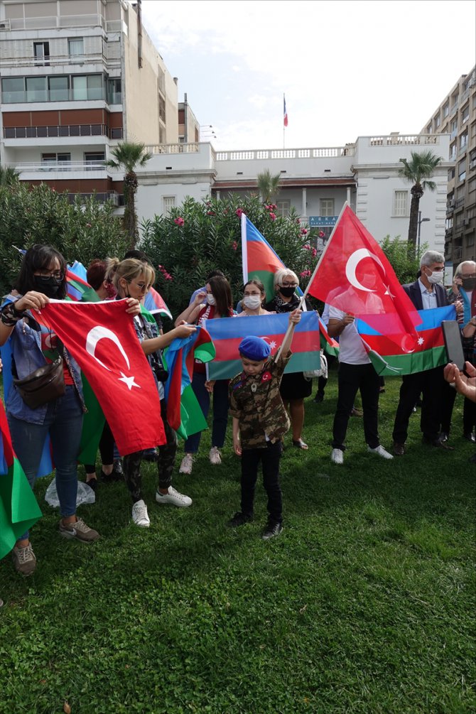 İzmir'de Fransa'nın Ermenistan politikası protesto edildi