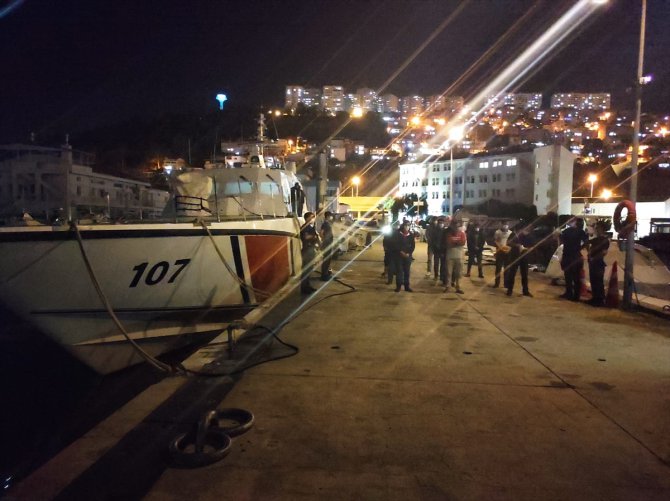 İzmir'de kaçak kum midyesi avcılarına 93 bin 800 lira para cezası