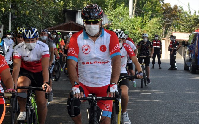 Muğla'da bisikletçilerden "Bisikletime çarparsan ölürüm" etkinliği