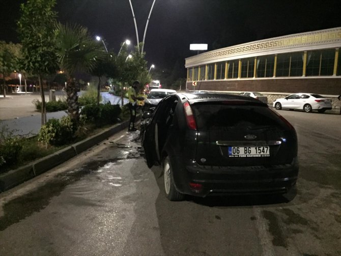 Adana'da iki otomobil çarpıştı: 1 yaralı