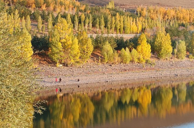 Erzurum'un zirvesindeki Tekederesi Göleti sonbaharda bir başka güzel