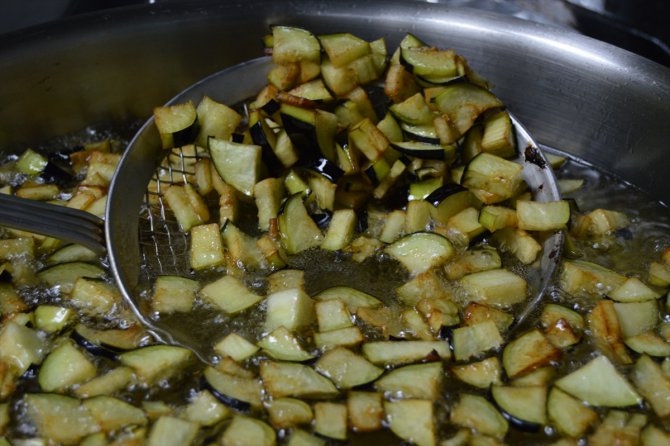 Gastronomi şehrinin keşfedilmemiş lezzeti: "Patlıcan böreği"