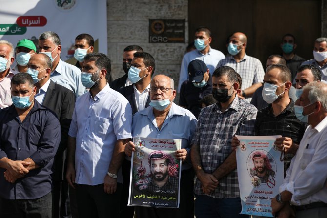 Gazzelilerden esir takasının 9. yılında İsrail hapishanelerindeki Filistinli tutuklulara destek gösterisi