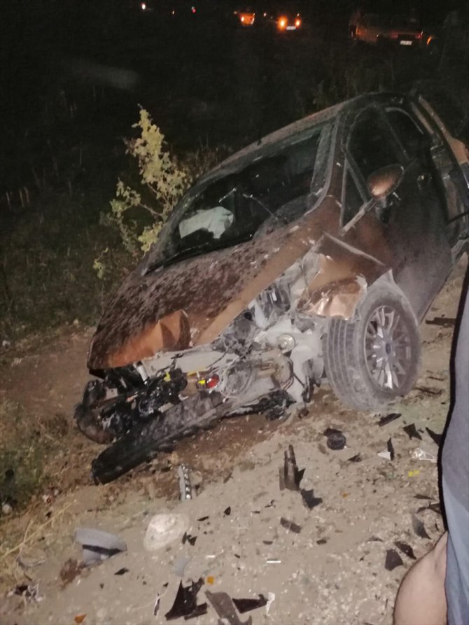 Osmaniye'de iki otomobil çarpıştı: 1 ölü, 7 yaralı