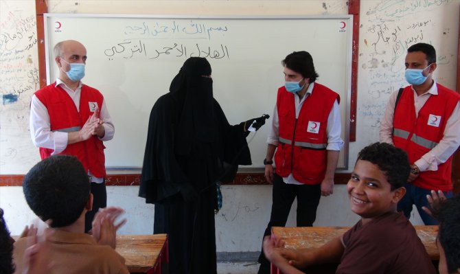Türk Kızılay'dan Yemenli öğrencilere eğitim desteği