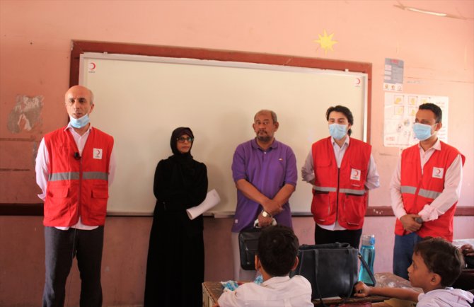 Türk Kızılay'dan Yemenli öğrencilere eğitim desteği