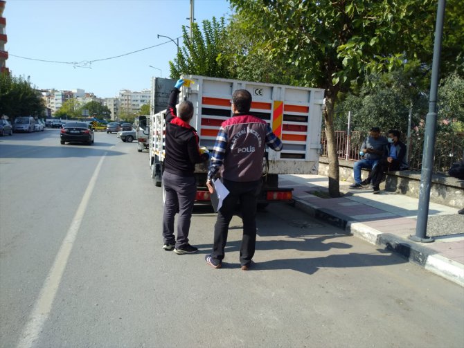 GÜNCELLEME - İzmir'de kara yolunda erkek cesedi bulundu
