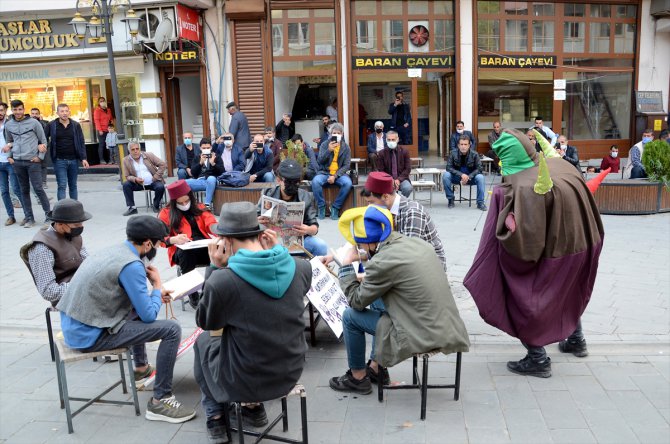 Bitlis'te Kovid-19'a dikkati çekmek için tiyatro oyunu sahnelendi