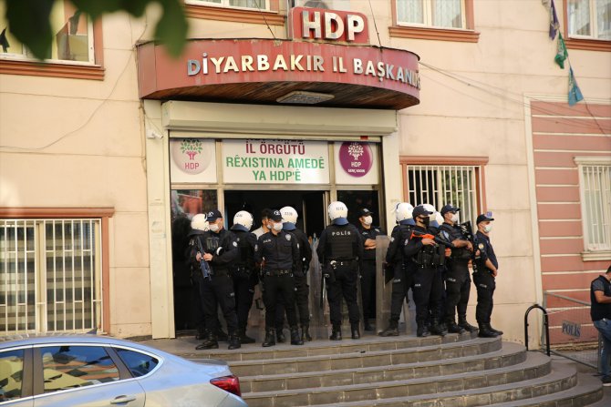 GÜNCELLEME - Diyarbakır'da HDP il ve ilçe binasında arama