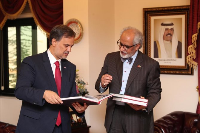Kuveyt'in Ankara Büyükelçisi Al-Zawawi, çalışmalarından dolayı Türk Kızılayı kutladı