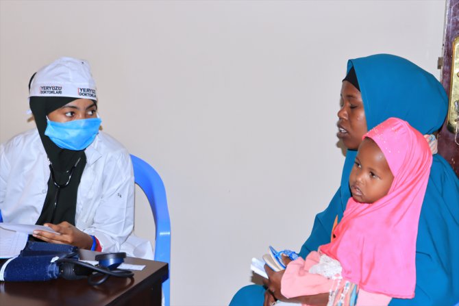 Somali'de Türk doktorların açtığı sağlık merkezinde 17 bin kişi muayene oldu