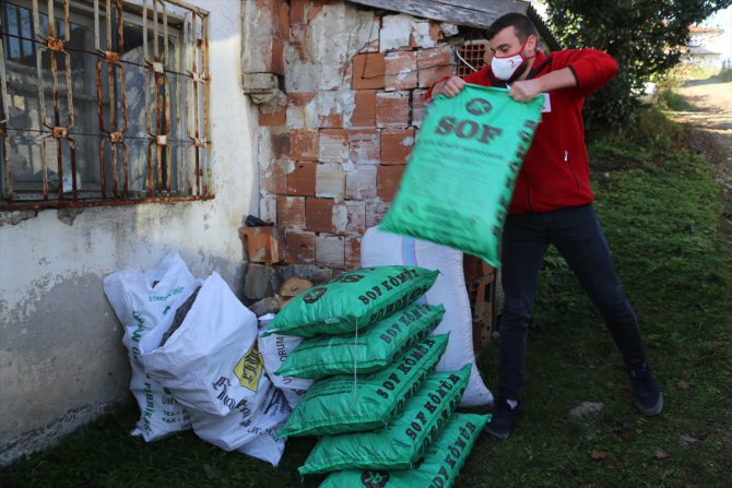 Türk Kızılaydan kışlık odunları çalınan Alişan dedeye yakacak yardımı