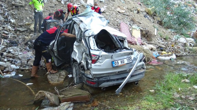 Aydın'da uçuruma yuvarlanan otomobildeki anne ve kızı öldü