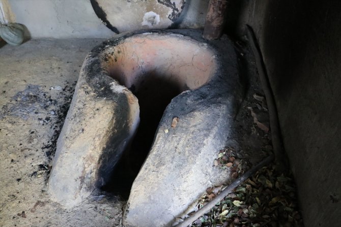 GÜNCELLEME - Isparta'da bir evde yanmış erkek cesedi bulundu