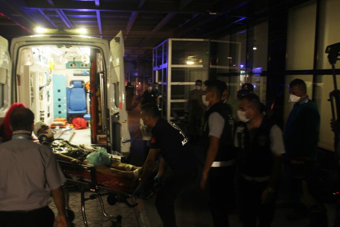 Kilis'te silahlı ve sopalı kavga: 8 yaralı