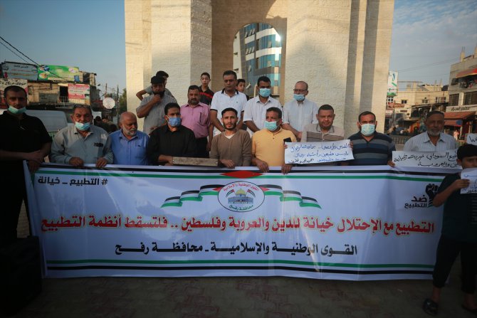 Sudan'ın İsrail ile ilişkilerini normalleştirmesi Gazze'de protesto edildi