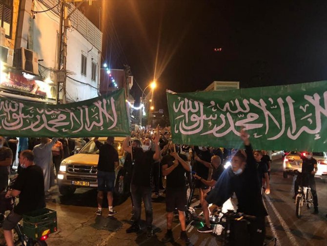 İsrail vatandaşı Filistinlilerden Fransa'nın İslam karşıtı tutumuna protesto
