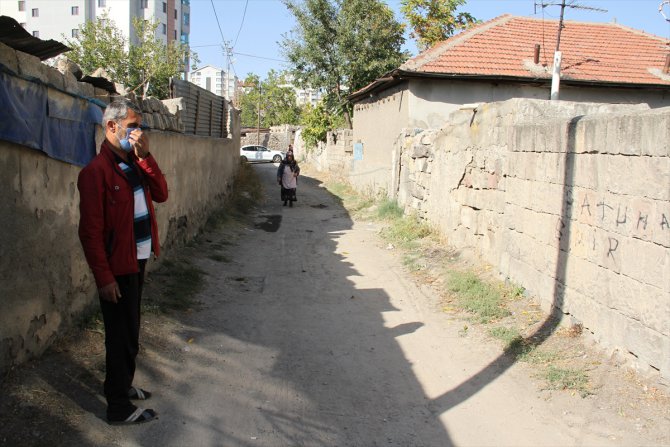 Kayseri'de geri manevra yapan babasının kullandığı aracın altında kalan çocuk öldü