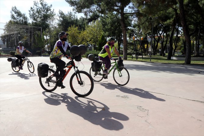 Muğla'da bisikletçilerden "bisikletime çarparsan ölürüm" etkinliği