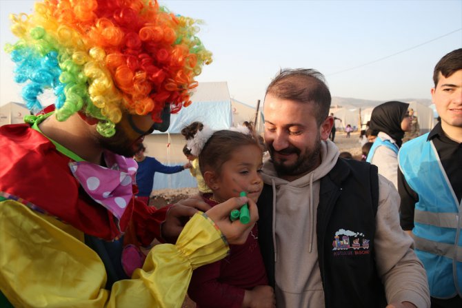 Adıyaman'da çadır kentteki depremzede çocukların yüzü etkinliklerle gülüyor