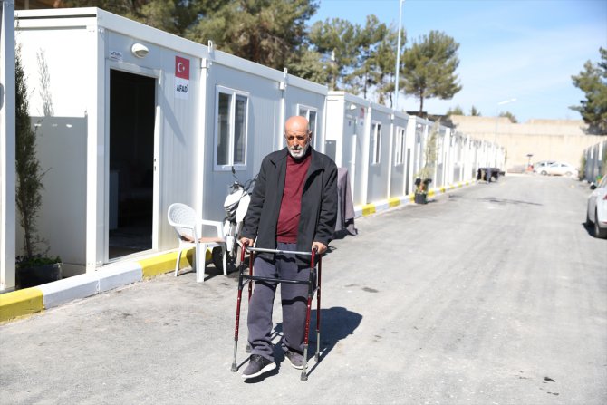 Adıyaman'da engelli depremzedeler konteyner evlere yerleşiyor