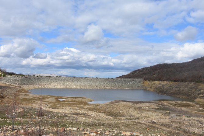 Afyonkarahisar'daki barajlarda su seviyesi kuraklığın etkisiyle büyük oranda düştü