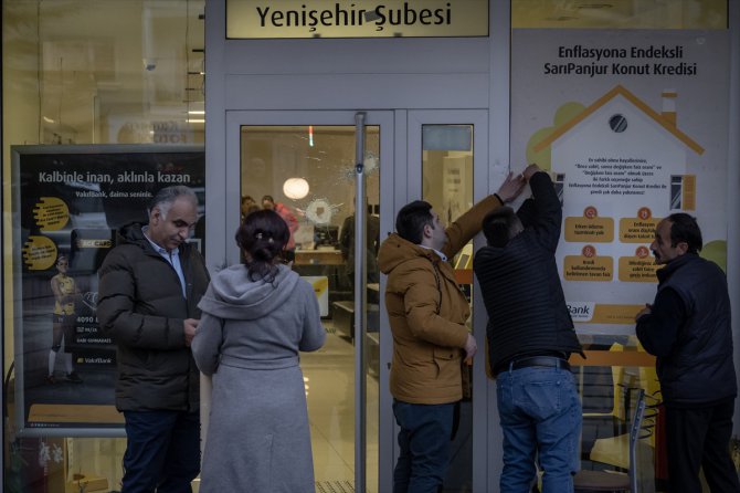 Ankara'da banka kartı verilmemesine sinirlenen şüpheli banka şubesine ateş açtı