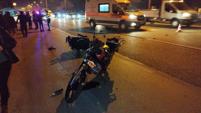 Bursa'da motosikletlerin çarpıştığı kazada 2 kişi yaralandı