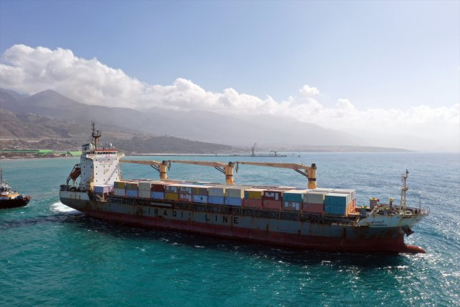 Katar'ın gönderdiği yaşam konteynerleri İskenderun Limanı'na ulaştı