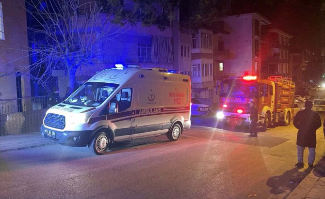 Kırıkkale'de bir evde çıkan yangında 2 kardeş hafif yaralandı