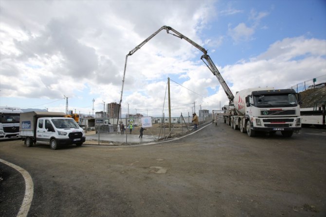 Kocaeli Büyükşehir Belediyesi Hatay'da konteyner kent inşa çalışmalarını sürdürüyor