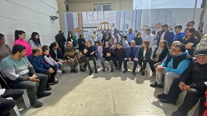 Mersin Büyükşehir Belediye Başkanı Seçer, yurtta misafir edilen depremzedelerle bir araya geldi