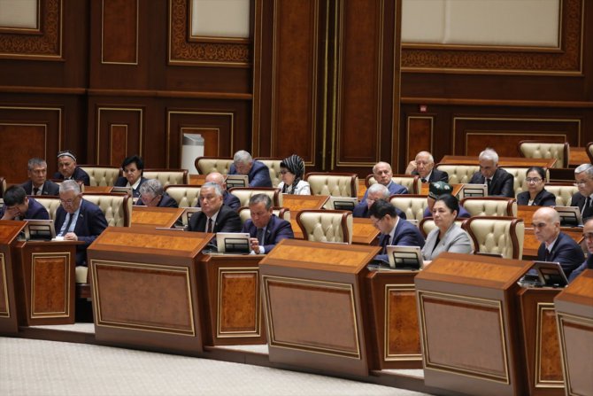 Özbekistan Senatosu 30 Nisan'da anayasa değişikliği referandumu yapılmasını onayladı