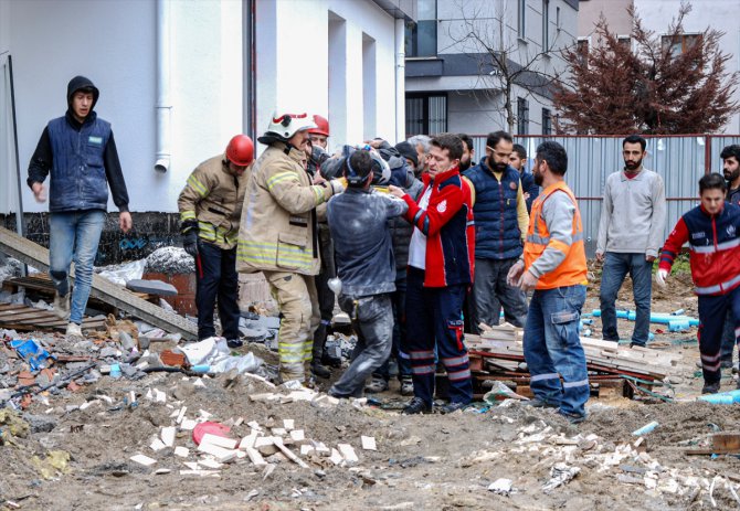 İstanbul'da inşaat halindeki binanın asansör boşluğuna düşen işçi kurtarıldı