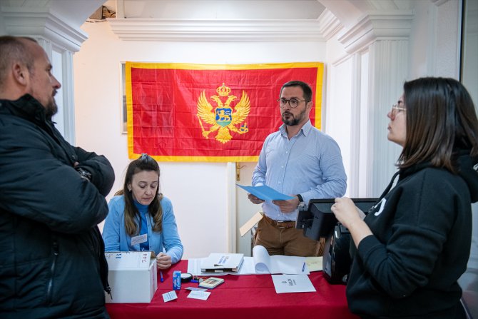 Karadağ'da seçmenler, ülkenin 8. cumhurbaşkanını belirlemek için sandığa gitti