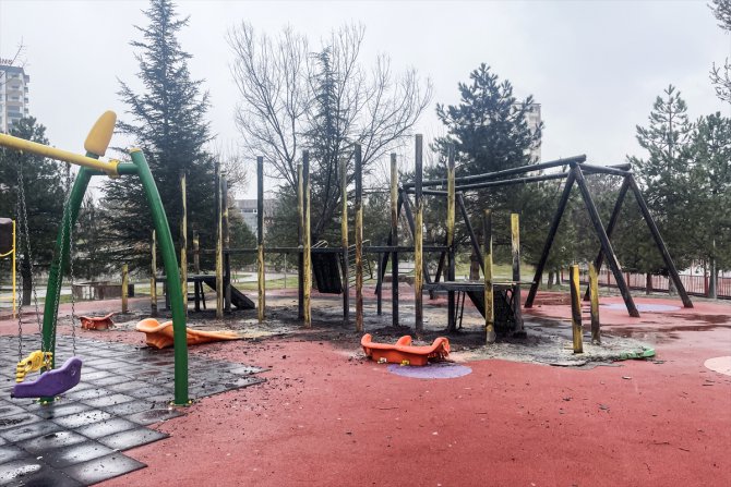 Kayseri'de çocuk oyun parkı yangında kullanılamaz hale geldi