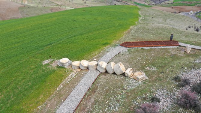 Depremde devrilen Adıyaman'daki 2 bin yıllık sütun ayağa kaldırılacak