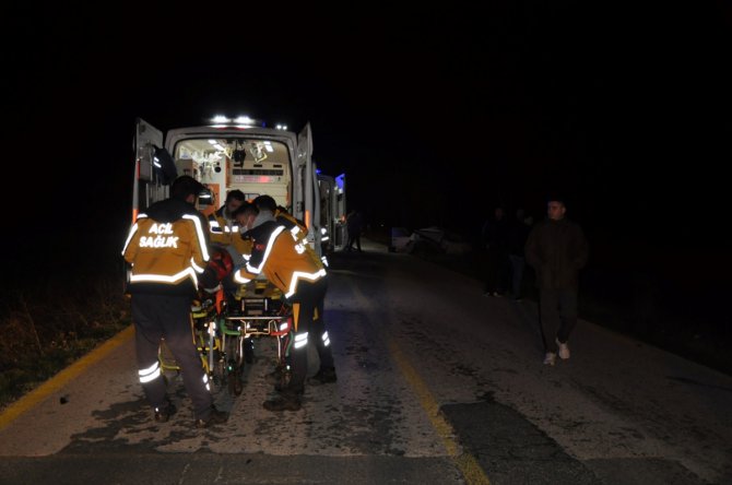 Tekirdağ'da iki otomobilin çarpıştığı kazada 4 kişi ağır yaralandı