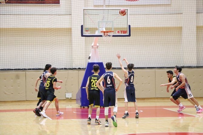 16 Yaş Altı Erkekler Basketbol Bölge Şampiyonası Karabük'te başladı