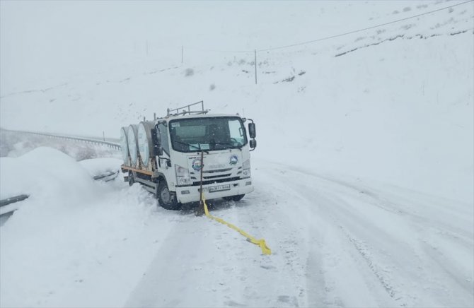 Erzurum'un yüksek kesimlerinde kar etkili oldu