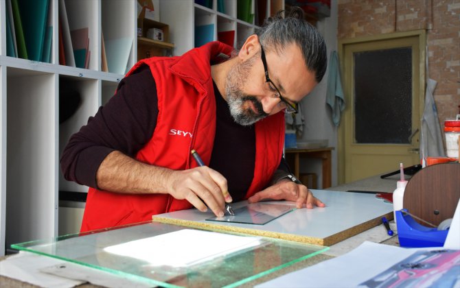 Togg'un ön siparişe açılması Eskişehir'de biblo üreten cam sanatçılarının işlerini artırdı