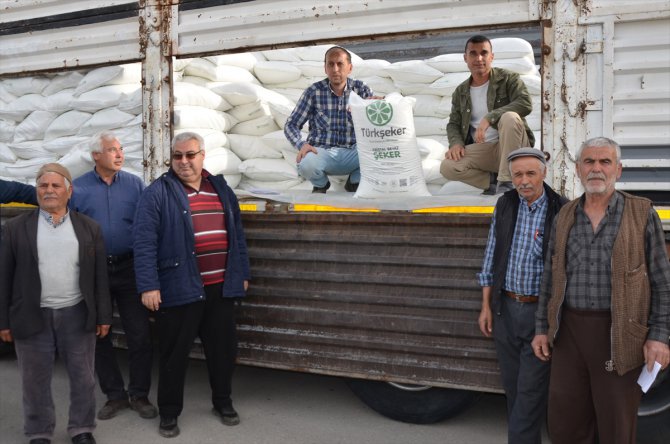 Antalya Serik'te arıcılara şeker desteği verildi