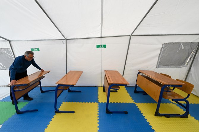 Antalyalı öğrenciler depremzede arkadaşları için Kahramanmaraş'ta eğitim kampüsü oluşturdu