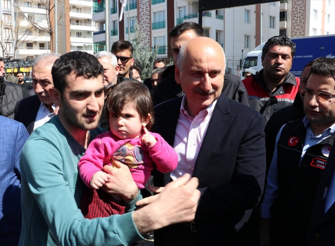 Bakanlar Karaismailoğlu ve Bozdağ, Diyarbakır'da depremzedeler ve esnafı ziyaret etti