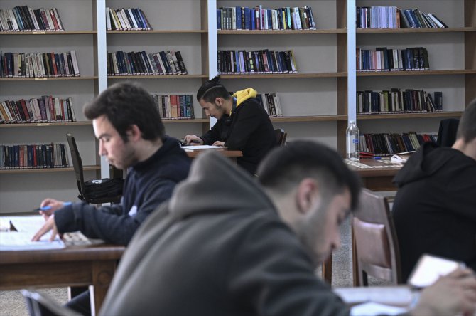 Kahramanmaraş'ta üniversite adayları 15 kütüphanede sınava hazırlanıyor