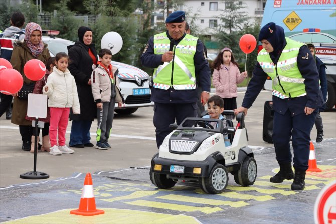 Samsun'da depremzede çocuklara trafik eğitimi verildi