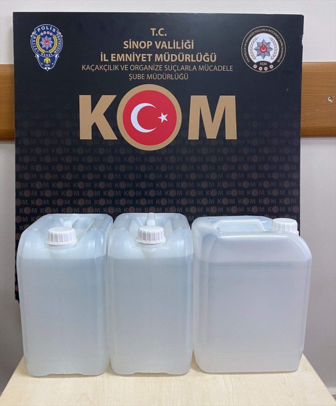 Sinop'ta kaçak alkol ve bandrolsüz puro operasyonlarında 3 kişi yakalandı