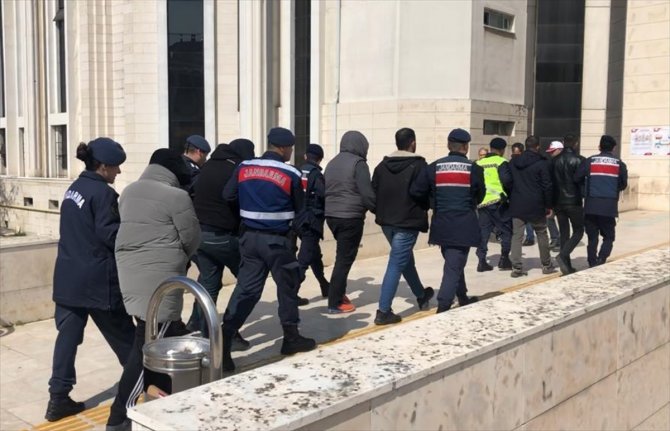 Balıkesir'de göçmen kaçakçılığı operasyonunda 6 şüpheli yakalandı